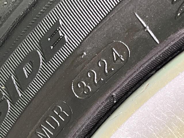 プリウス Ｓツーリングセレクション　ＳＤナビ　バックカメラ　禁煙車　コーナーセンサー　スマートキー　ＨＩＤヘッド　ビルトインＥＴＣ　オートライト　オートエアコン　Ｂｌｕｅｔｏｏｔｈ　ＣＤ（30枚目）