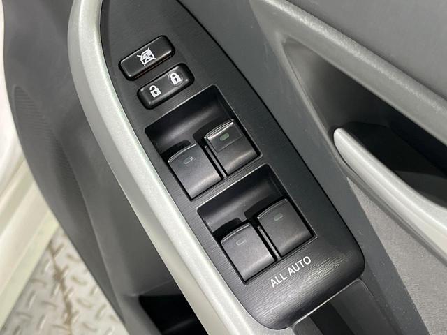 プリウス Ｓツーリングセレクション　ＳＤナビ　バックカメラ　禁煙車　コーナーセンサー　スマートキー　ＨＩＤヘッド　ビルトインＥＴＣ　オートライト　オートエアコン　Ｂｌｕｅｔｏｏｔｈ　ＣＤ（42枚目）