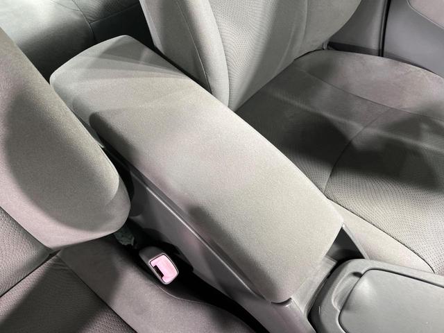 プリウス Ｓツーリングセレクション　ＳＤナビ　バックカメラ　禁煙車　コーナーセンサー　スマートキー　ＨＩＤヘッド　ビルトインＥＴＣ　オートライト　オートエアコン　Ｂｌｕｅｔｏｏｔｈ　ＣＤ（45枚目）