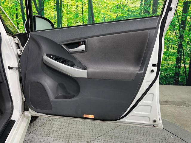 プリウス Ｓツーリングセレクション　ＳＤナビ　バックカメラ　禁煙車　コーナーセンサー　スマートキー　ＨＩＤヘッド　ビルトインＥＴＣ　オートライト　オートエアコン　Ｂｌｕｅｔｏｏｔｈ　ＣＤ（52枚目）