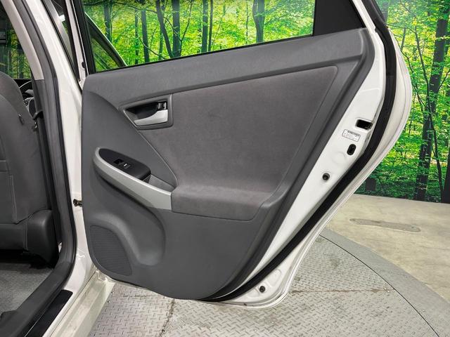 プリウス Ｓツーリングセレクション　ＳＤナビ　バックカメラ　禁煙車　コーナーセンサー　スマートキー　ＨＩＤヘッド　ビルトインＥＴＣ　オートライト　オートエアコン　Ｂｌｕｅｔｏｏｔｈ　ＣＤ（54枚目）