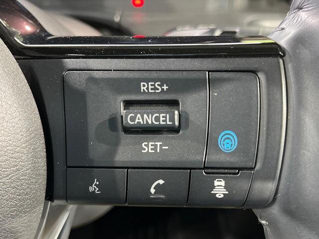 セレナ ｅ－パワー　ハイウェイスターＶ　９０周年記念車　両側電動ドア　純正１２インチナビ　後席モニター　全周囲カメラ　衝突軽減　レーダークルーズ　禁煙車　コーナーセンサー　スマートキー　ＬＥＤヘッド　ＥＴＣ２．０　純正１６インチアルミ　オートハイビーム（7枚目）