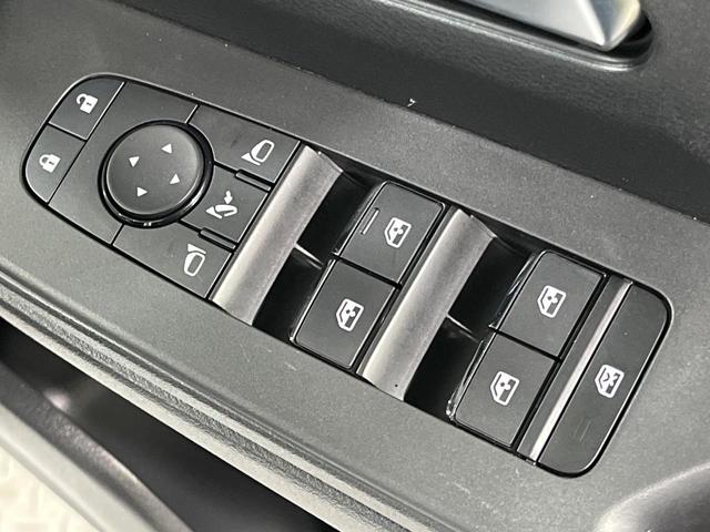 セレナ ｅ－パワー　ハイウェイスターＶ　９０周年記念車　両側電動ドア　純正１２インチナビ　後席モニター　全周囲カメラ　衝突軽減　レーダークルーズ　禁煙車　コーナーセンサー　スマートキー　ＬＥＤヘッド　ＥＴＣ２．０　純正１６インチアルミ　オートハイビーム（36枚目）