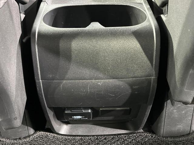 デリカD:5 P 4WD ディーゼル(軽油) 両側電動ドア 純正10.1型ナビ バックカメラ 100V電源 衝突被害軽減システム レーダークルーズ 禁煙車 電動リアゲート パワーシート ドラレコ スマートキー(32枚目)