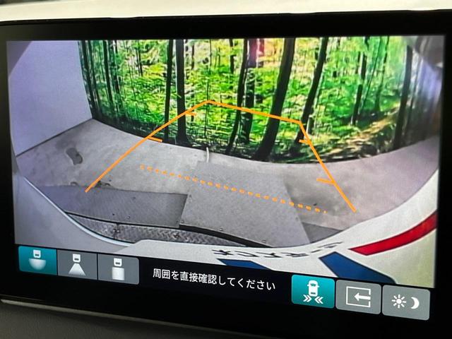 ヴェゼル ｅ：ＨＥＶ　Ｚ　純正９型ナビ　バックカメラ　衝突被害軽減システム　禁煙車　電動リアゲート　ハーフレザーシート　コーナーセンサー　スマートキー　ＥＴＣ２．０　純正１７インチアルミ　オートハイビーム　車線逸脱警報（4枚目）