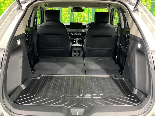 ヴェゼル ｅ：ＨＥＶ　Ｚ　純正９型ナビ　バックカメラ　衝突被害軽減システム　禁煙車　電動リアゲート　ハーフレザーシート　コーナーセンサー　スマートキー　ＥＴＣ２．０　純正１７インチアルミ　オートハイビーム　車線逸脱警報（10枚目）