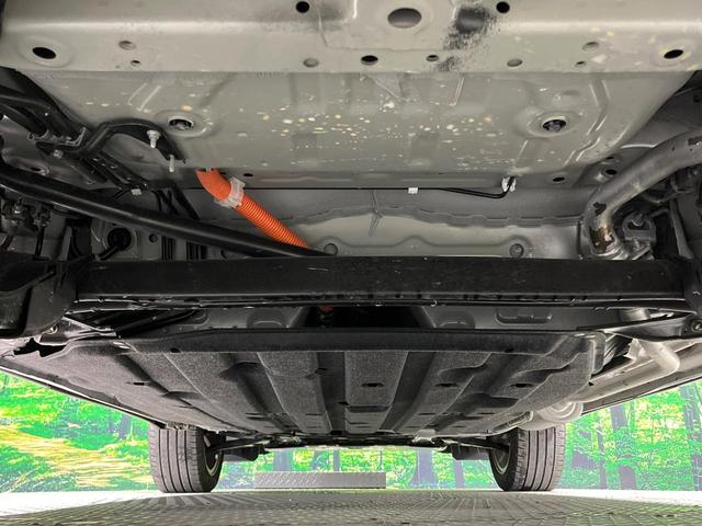 ヴェゼル ｅ：ＨＥＶ　Ｚ　純正９型ナビ　バックカメラ　衝突被害軽減システム　禁煙車　電動リアゲート　ハーフレザーシート　コーナーセンサー　スマートキー　ＥＴＣ２．０　純正１７インチアルミ　オートハイビーム　車線逸脱警報（19枚目）