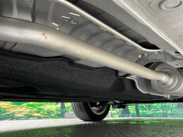 ヴェゼル ｅ：ＨＥＶ　Ｚ　純正９型ナビ　バックカメラ　衝突被害軽減システム　禁煙車　電動リアゲート　ハーフレザーシート　コーナーセンサー　スマートキー　ＥＴＣ２．０　純正１７インチアルミ　オートハイビーム　車線逸脱警報（23枚目）