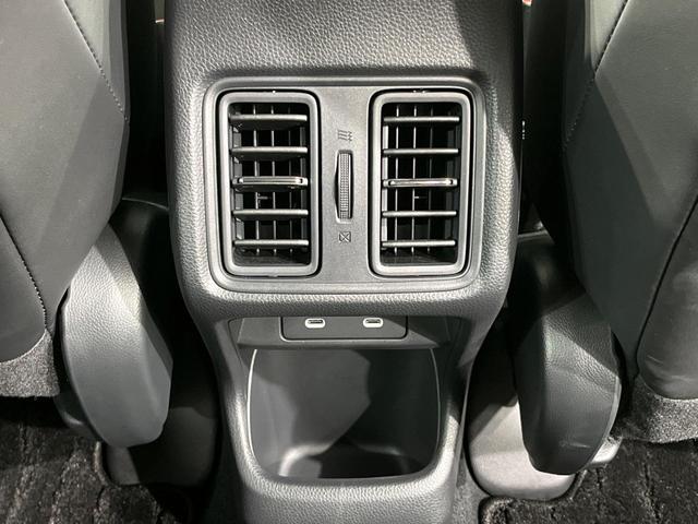 ヴェゼル ｅ：ＨＥＶ　Ｚ　純正９型ナビ　バックカメラ　衝突被害軽減システム　禁煙車　電動リアゲート　ハーフレザーシート　コーナーセンサー　スマートキー　ＥＴＣ２．０　純正１７インチアルミ　オートハイビーム　車線逸脱警報（34枚目）