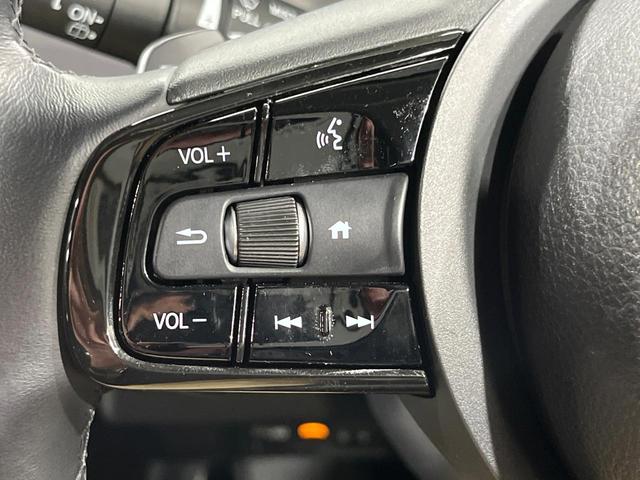 ヴェゼル ｅ：ＨＥＶ　Ｚ　純正９型ナビ　バックカメラ　衝突被害軽減システム　禁煙車　電動リアゲート　ハーフレザーシート　コーナーセンサー　スマートキー　ＥＴＣ２．０　純正１７インチアルミ　オートハイビーム　車線逸脱警報（42枚目）