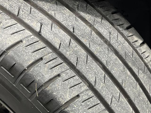 ヴェゼル ｅ：ＨＥＶ　Ｚ　純正９型ナビ　バックカメラ　衝突被害軽減システム　禁煙車　電動リアゲート　ハーフレザーシート　コーナーセンサー　スマートキー　ＥＴＣ２．０　純正１７インチアルミ　オートハイビーム　車線逸脱警報（55枚目）