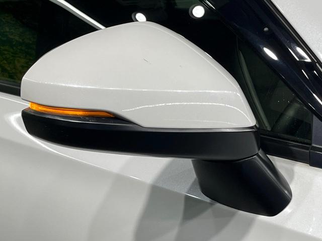 ヴェゼル ｅ：ＨＥＶ　Ｚ　純正９型ナビ　バックカメラ　衝突被害軽減システム　禁煙車　電動リアゲート　ハーフレザーシート　コーナーセンサー　スマートキー　ＥＴＣ２．０　純正１７インチアルミ　オートハイビーム　車線逸脱警報（56枚目）