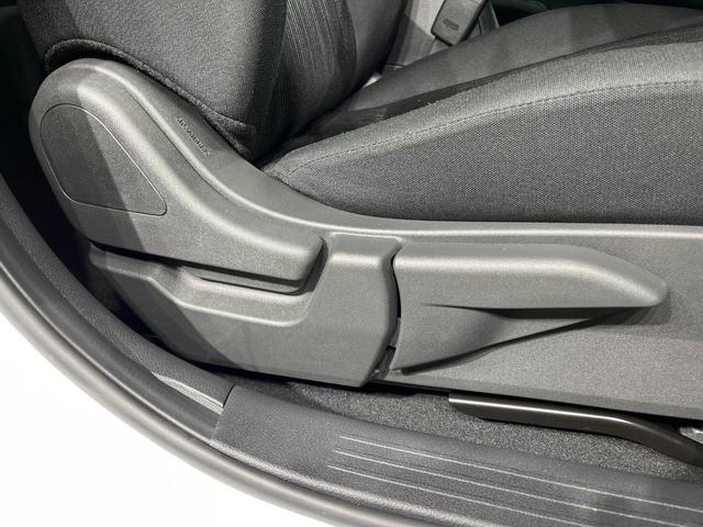 ノート Ｘ　純正９型ナビ　全周囲カメラ　衝突被害軽減システム　禁煙車　　デジタルインナーミラー　コーナーセンサー　スマートキー　ＬＥＤヘッド　ＥＴＣ　オートライト　オートエアコン　Ｂｌｕｅｔｏｏｔｈ（49枚目）