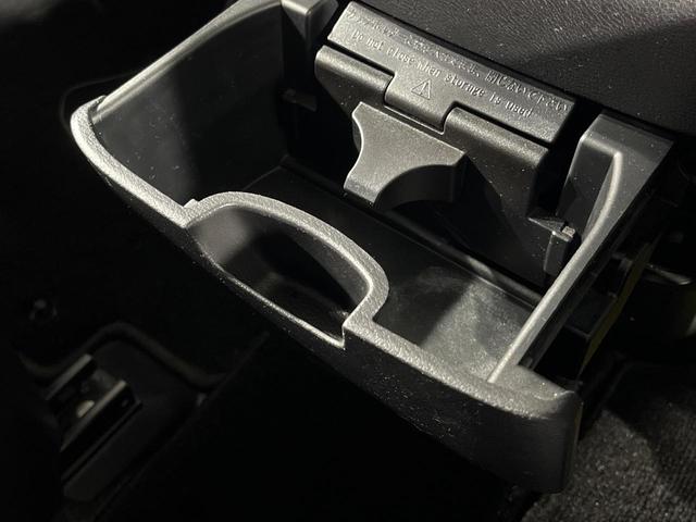 セレナ ハイウェイスター　ＶセレクションＩＩ　両側電動ドア　ＳＤナビ　後席モニター　全周囲カメラ　衝突被害軽減システム　レーダークルーズ　禁煙車　ドラレコ　コーナーセンサー　スマートキー　ＬＥＤヘッド　ＥＴＣ　純正１６インチアルミ　オートライト（47枚目）