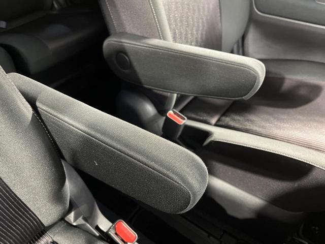 セレナ ハイウェイスター　ＶセレクションＩＩ　両側電動ドア　ＳＤナビ　後席モニター　全周囲カメラ　衝突被害軽減システム　レーダークルーズ　禁煙車　ドラレコ　コーナーセンサー　スマートキー　ＬＥＤヘッド　ＥＴＣ　純正１６インチアルミ　オートライト（52枚目）