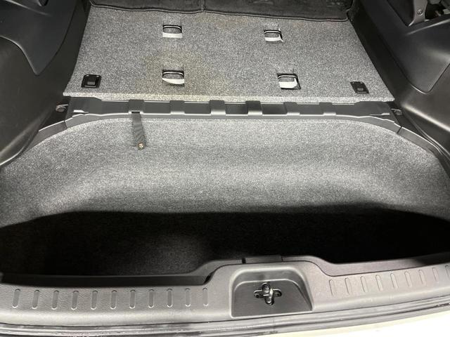 セレナ ハイウェイスター　ＶセレクションＩＩ　両側電動ドア　ＳＤナビ　後席モニター　全周囲カメラ　衝突被害軽減システム　レーダークルーズ　禁煙車　ドラレコ　コーナーセンサー　スマートキー　ＬＥＤヘッド　ＥＴＣ　純正１６インチアルミ　オートライト（60枚目）