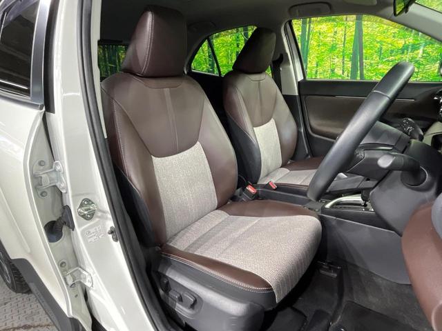 ヤリスクロス ハイブリッドＺ　全周囲カメラ　衝突軽減　レーダークルーズ　禁煙車　純正８インチディスプレイオーディオ　ハーフレザーシート　パワーシート　ドラレコ　コーナーセンサー　スマートキー　ＥＴＣ　ＡｐｐｌｅＣａｒｐｌａｙ（8枚目）