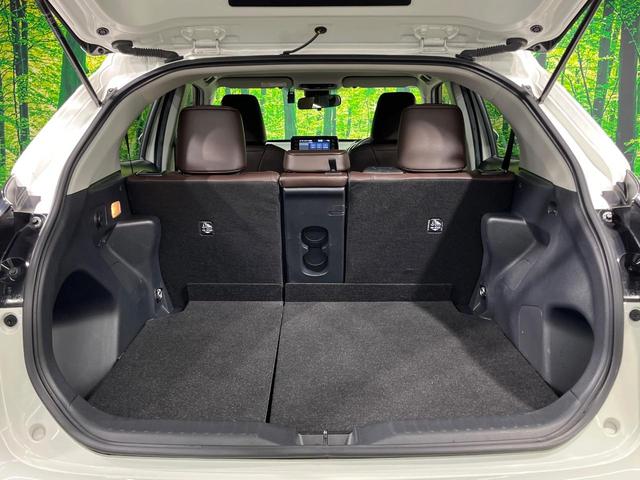 ヤリスクロス ハイブリッドＺ　全周囲カメラ　衝突軽減　レーダークルーズ　禁煙車　純正８インチディスプレイオーディオ　ハーフレザーシート　パワーシート　ドラレコ　コーナーセンサー　スマートキー　ＥＴＣ　ＡｐｐｌｅＣａｒｐｌａｙ（10枚目）