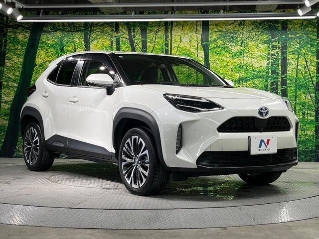 ヤリスクロス ハイブリッドＺ　全周囲カメラ　衝突軽減　レーダークルーズ　禁煙車　純正８インチディスプレイオーディオ　ハーフレザーシート　パワーシート　ドラレコ　コーナーセンサー　スマートキー　ＥＴＣ　ＡｐｐｌｅＣａｒｐｌａｙ（16枚目）