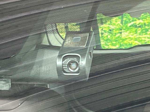 ヤリスクロス ハイブリッドＺ　全周囲カメラ　衝突軽減　レーダークルーズ　禁煙車　純正８インチディスプレイオーディオ　ハーフレザーシート　パワーシート　ドラレコ　コーナーセンサー　スマートキー　ＥＴＣ　ＡｐｐｌｅＣａｒｐｌａｙ（55枚目）