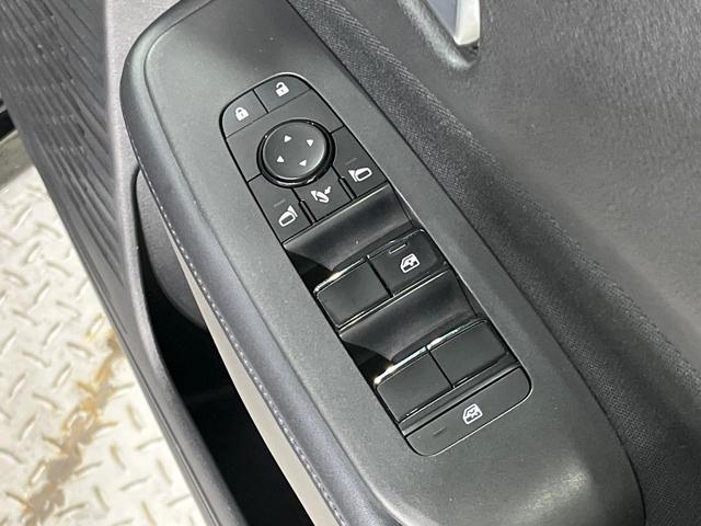 ノート X 禁煙車 メーカー9インチナビ 衝突軽減 コーナーセンサー フルセグ Bluetooth ETC スマートキー オートエアコン 電動格納ミラー プライバシーガラス 盗難防止システム(39枚目)