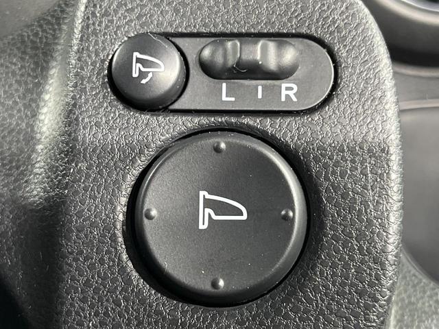 �y�d���i�[�~���[�z�T�C�h�~���[�͓d���i�[���ƂȂ��Ă���A�������ԏ�ł��L�Y�������X�N��}�����܂��B