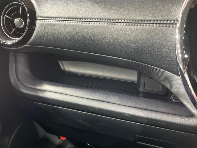 アクア Ｓスタイルブラック　純正ＳＤナビ　バックカメラ　衝突被害軽減システム　禁煙車　ドラレコ　コーナーセンサー　スマートキー　ＬＥＤヘッド　ビルトインＥＴＣ　車線逸脱警報　オートライト　オートエアコン　Ｂｌｕｅｔｏｏｔｈ（42枚目）