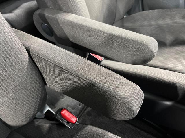 フリード G ジャストセレクション 純正ナビ 電動スライドドア 禁煙車 ドラレコ スマートキー ビルトインETC オートエアコン CD DVD再生 地デジ(42枚目)