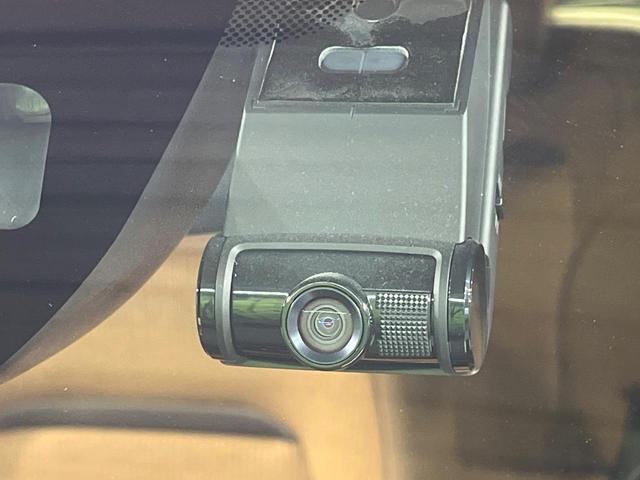 Ｎ－ＯＮＥ セレクト　純正ＳＤナビ　バックカメラ　衝突被害軽減　禁煙車　ハーフレザーシート　ドラレコ　コーナーセンサー　スマートキー　ＨＩＤヘッド　ビルトインＥＴＣ　オートライト　オートエアコン（21枚目）