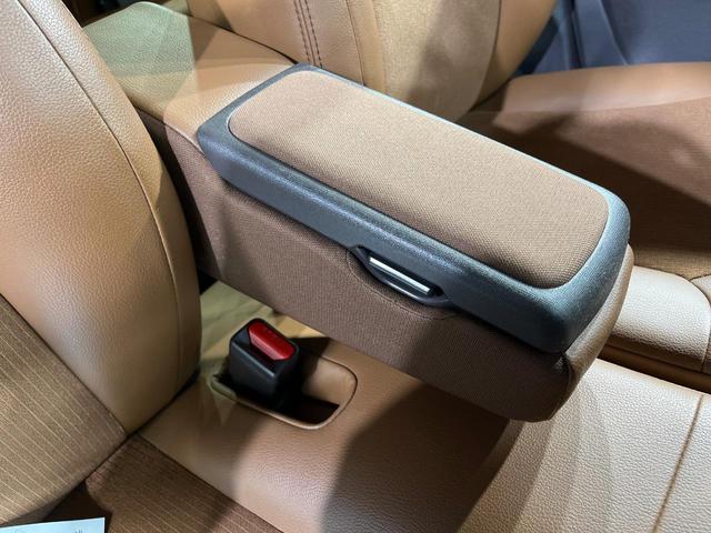 Ｎ－ＯＮＥ セレクト　純正ＳＤナビ　バックカメラ　衝突被害軽減　禁煙車　ハーフレザーシート　ドラレコ　コーナーセンサー　スマートキー　ＨＩＤヘッド　ビルトインＥＴＣ　オートライト　オートエアコン（45枚目）