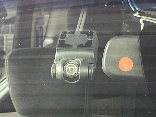 セレナ ハイウェイスター　Ｖセレクション＋セーフティ　ＳＨＶ　両側電動ドア　純正ＳＤナビ　後席モニター　バックカメラ　衝突被害軽減システム　禁煙車　ドラレコ　スマートキー　ＬＥＤヘッド　ビルトインＥＴＣ　純正１６インチアルミ　車線逸脱警報　オートライト（23枚目）