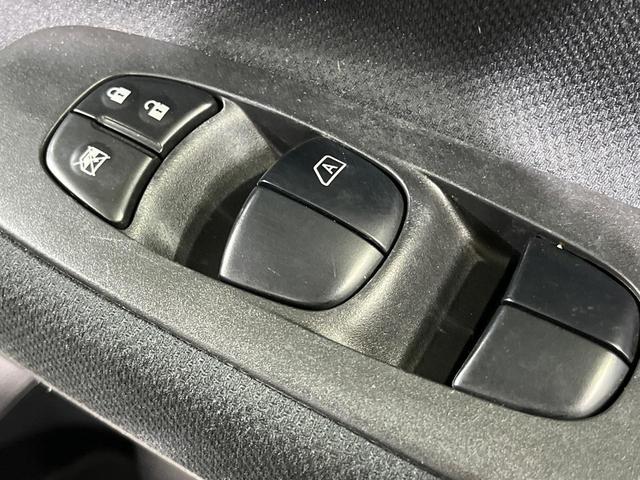 セレナ ハイウェイスター　Ｖセレクション＋セーフティ　ＳＨＶ　両側電動ドア　純正ＳＤナビ　後席モニター　バックカメラ　衝突被害軽減システム　禁煙車　ドラレコ　スマートキー　ＬＥＤヘッド　ビルトインＥＴＣ　純正１６インチアルミ　車線逸脱警報　オートライト（48枚目）