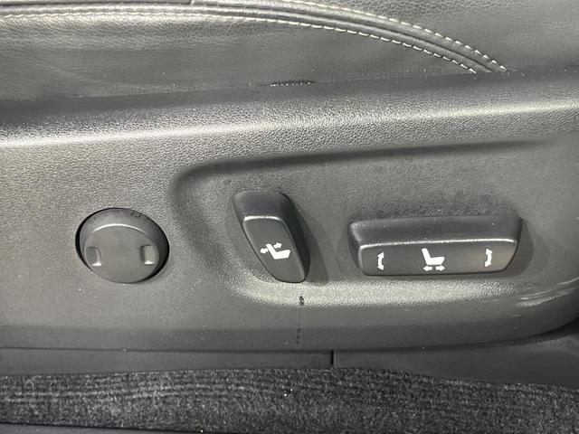 ランドクルーザープラド ＴＸ　Ｌパッケージ・ブラックエディション　４ＷＤ　ディーゼル（軽油）純正ナビ　バックカメラ　衝突軽減　レーダークルーズ　禁煙車　レザーシート　前席シートエアコン　ドラレコ　コーナーセンサー　スマートキー　ＬＥＤヘッド　ビルトインＥＴＣ（50枚目）