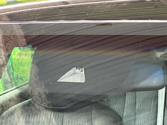 �y�g���^�Z�[�t�e�B�Z���X�z���s���ɑO���̎ԗ�����F�����A�Փ˂������Ȏ��͌x��ƃu���[�L�ŏՓˉ���Ɣ�Q�y�����A�V�X�g�B�����S�Ƀh���C�u�����y���݂��������܂��B