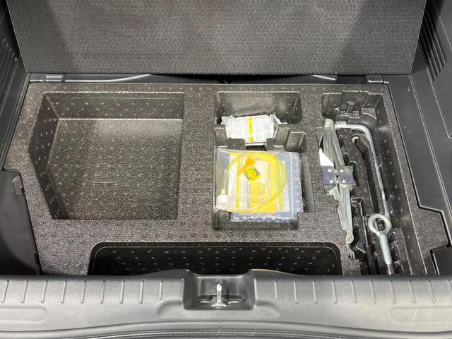 ＣＲ－Ｚ α　６速ＭＴ　純正ナビ　バックカメラ　禁煙車　ＨＩＤヘッド　ビルトインＥＴＣ　クルコン　純正１６インチアルミ　オートエアコン　Ｂｌｕｅｔｏｏｔｈ　ＣＤ　ＤＶＤ再生　地デジ（27枚目）