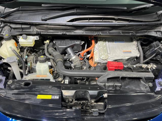 セレナ ｅ－パワー　ハイウェイスターＶ　両側電動ドア　純正ＳＤナビ　後席モニター　衝突被害軽減システム　レーダークルーズ　禁煙車　ドラレコ　コーナーセンサー　スマートキー　ＬＥＤヘッド　ビルトインＥＴＣ　純正１７インチアルミ（19枚目）