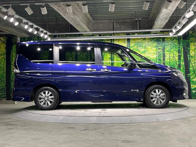 セレナ ｅ－パワー　ハイウェイスターＶ　両側電動ドア　純正ＳＤナビ　後席モニター　衝突被害軽減システム　レーダークルーズ　禁煙車　ドラレコ　コーナーセンサー　スマートキー　ＬＥＤヘッド　ビルトインＥＴＣ　純正１７インチアルミ（76枚目）