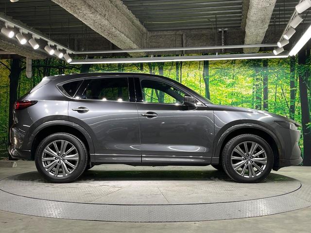 ＣＸ－５ ＸＤ　エクスクルーシブモード　ターボ　純正１０インチＤＡ　全周囲カメラ　衝突軽減　レーダークルーズコントロール　ＨＵＤ　パワーバックドア　メモリー機能付パワーシート　電動パーキングブレーキ　ＥＴＣ　純正１９インチＡＷ　置くだけ充電（27枚目）