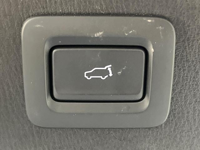 ＣＸ－５ ＸＤ　エクスクルーシブモード　ターボ　純正１０インチＤＡ　全周囲カメラ　衝突軽減　レーダークルーズコントロール　ＨＵＤ　パワーバックドア　メモリー機能付パワーシート　電動パーキングブレーキ　ＥＴＣ　純正１９インチＡＷ　置くだけ充電（46枚目）