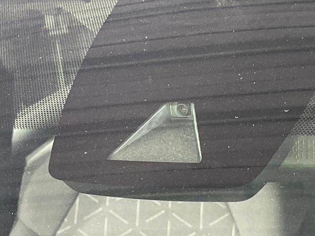 �y�g���^�Z�[�t�e�B�Z���X�z���s���ɑO���̎ԗ�����F�����A�Փ˂������Ȏ��͌x��ƃu���[�L�ŏՓˉ���Ɣ�Q�y�����A�V�X�g�B�����S�Ƀh���C�u�����y���݂��������܂��B