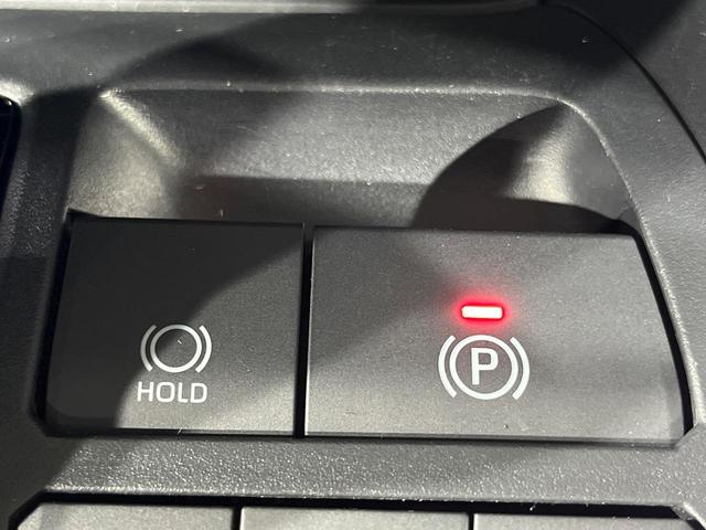 �y�I�[�g�u���[�L�z�[���h�z�M���҂���a�؂Œ�Ԏ��Ƀu���[�L���瑫�𗣂��Ă��A��~��Ԃ�ێ����Ă���܂��B�O�i����Ƃ��̓A�N�Z���𓥂߂Ύ����ŉ��������̂ň��S��X���^�]���y�ɂȂ�܂���