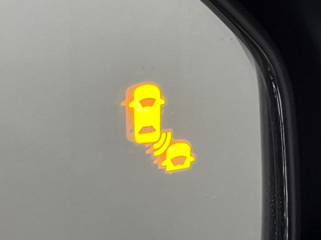 ヴェゼル ｅ：ＨＥＶ　Ｚ・ＰＬａＹパッケージ　登録済未使用車　ガラスルーフ　全周囲カメラ　衝突被害軽減システム　ハーフレザーシート　コーナーセンサー　スマートキー　ＬＥＤヘッド　純正１８インチアルミ　車線逸脱警報　オートライト　デュアルエアコン（7枚目）