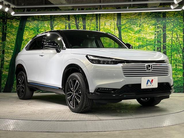 ヴェゼル ｅ：ＨＥＶ　Ｚ・ＰＬａＹパッケージ　登録済未使用車　ガラスルーフ　全周囲カメラ　衝突被害軽減システム　ハーフレザーシート　コーナーセンサー　スマートキー　ＬＥＤヘッド　純正１８インチアルミ　車線逸脱警報　オートライト　デュアルエアコン（16枚目）