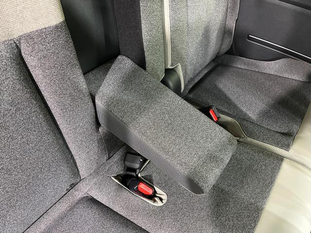 フリード ｅ：ＨＥＶエアー　ＥＸ　登録済未使用車　両側電動ドア　衝突被害軽減システム　コーナーセンサー　スマートキー　ＬＥＤヘッド　純正１５インチアルミ　車線逸脱警報　オートライト　オートエアコン（54枚目）