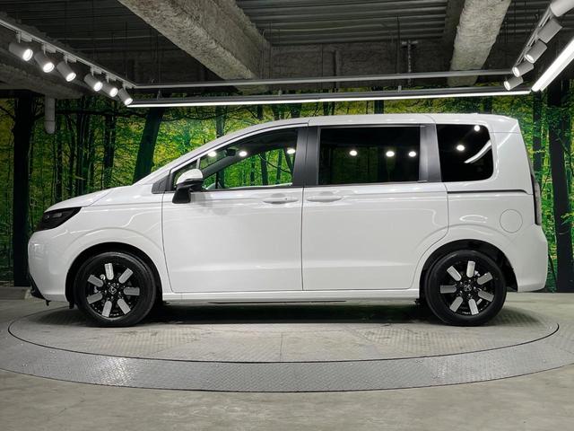 フリード ｅ：ＨＥＶエアー　ＥＸ　登録済未使用車　両側電動ドア　衝突被害軽減システム　コーナーセンサー　スマートキー　ＬＥＤヘッド　純正１５インチアルミ　車線逸脱警報　オートライト　オートエアコン（61枚目）