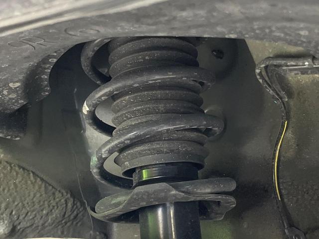 タフト Ｘ　ガラスルーフ　衝突被害軽減システム　禁煙車　コーナーセンサー　スマートキー　ＬＥＤヘッド　オートライト　オートエアコン　ＣＤ　プライバシーガラス（20枚目）