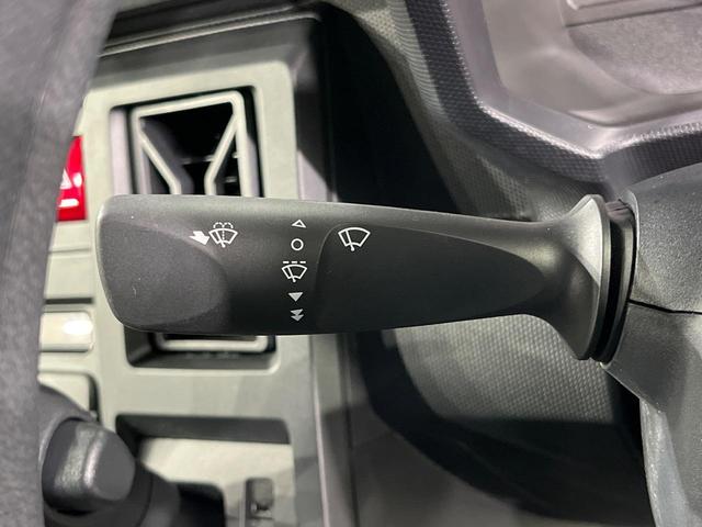 タフト Ｘ　ガラスルーフ　衝突被害軽減システム　禁煙車　コーナーセンサー　スマートキー　ＬＥＤヘッド　オートライト　オートエアコン　ＣＤ　プライバシーガラス（24枚目）