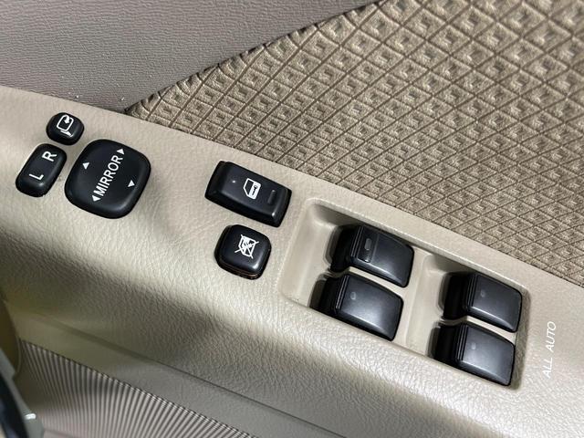 �y�d���i�[�~���[�z�T�C�h�~���[�͓d���i�[���ƂȂ��Ă���A�������ԏ�ł��L�Y�������X�N��}�����܂��B