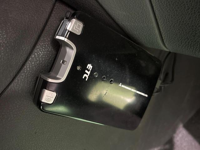 ジューク １５ＲＸ　ＳＤナビ　禁煙車　ドラレコ　スマートキー　ＨＩＤヘッド　ＥＴＣ　オートライト　オートエアコン　ＣＤ　ＤＶＤ再生　フルセグ（4枚目）