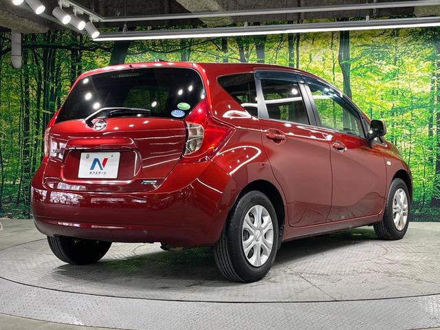 ノート Ｘ　純正ＳＤナビ　バックカメラ　禁煙車　スマートキー　ＨＩＤヘッド　ＣＤ　地デジ　電動格納ミラー　衝突安全ボディ　プライバシーガラス　盗難防止システム　パワーステアリング　パワーウィンドウ（17枚目）